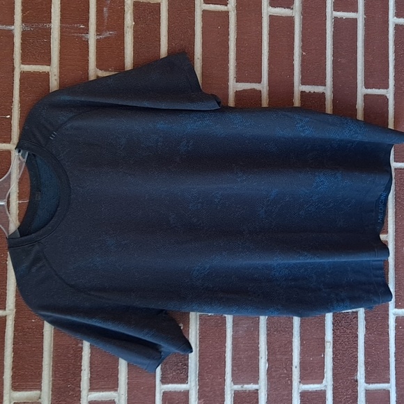 lululemon athletica Other - Lululemon men's shirt large